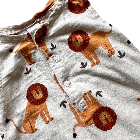 Old Navy lion print jumper 6-12 months - Picture 3 of 5